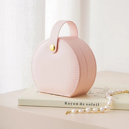 Mini boîte à bijoux en cuir, douce et organisée vue 8 - Chandore