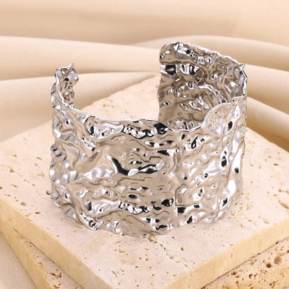 Manchette dorée à motifs, en acier inoxydable vue 20 - Chandore