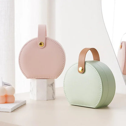 Mini boîte à bijoux en cuir, douce et organisée vue 3 - Chandore